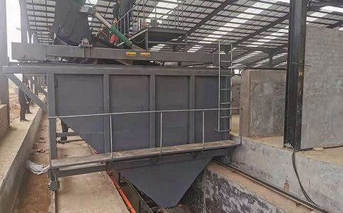 液壓式翻堆機 液壓式翻堆機